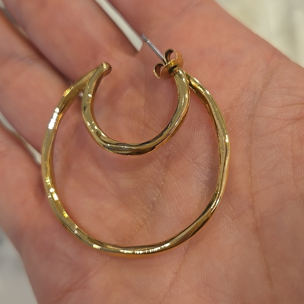 Sezane Chiara Hoop Earrings, VGUC, Sold Out, Quiet Luxury, French Chic - Picture 6 of 7